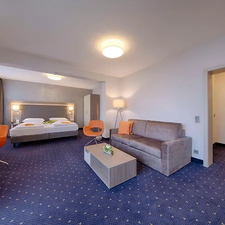 Western Steinsgarten Hotell 4*