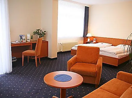 Western Steinsgarten 4*